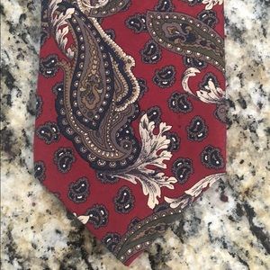 Beautiful Bill Blass Paisley Tie